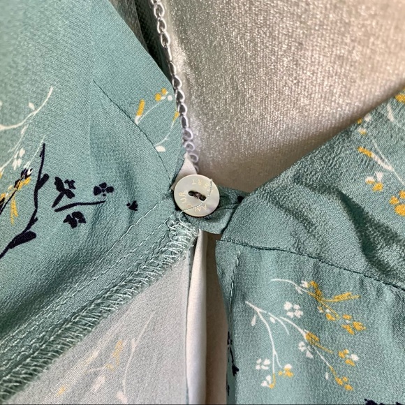 Amour Vert Varden Silk Wrap Dress - Picture 7 of 8